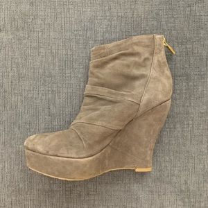 Boutique 9 Suede Wedge Platform Ankle Boots sz 5.5